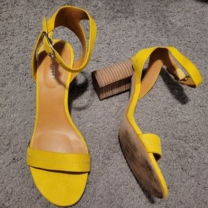 Nine West Yellow Sandles